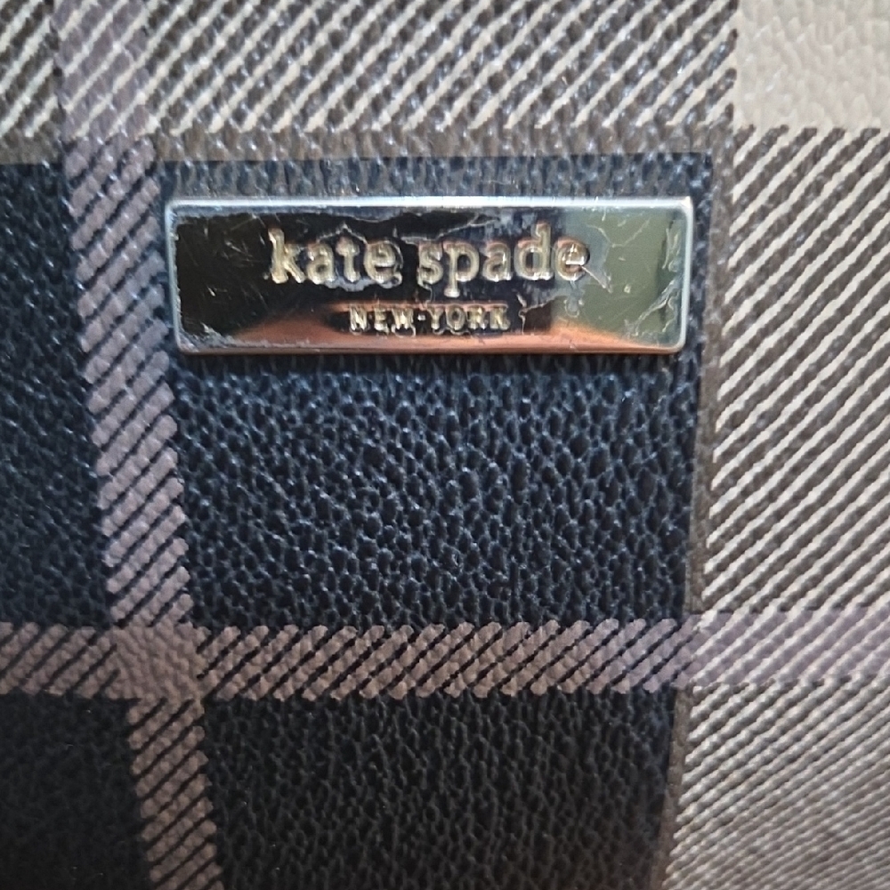 Kate Spade Black and Cream Crossbody Bag with Minimalist Design - Picture 2 of 12